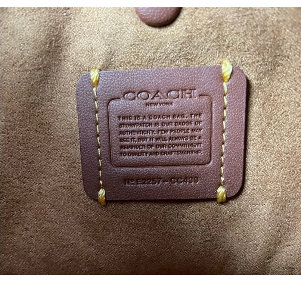 Coach Luna Shoulder Bag in colour flax/pewter New withTags - Picture 14 of 16